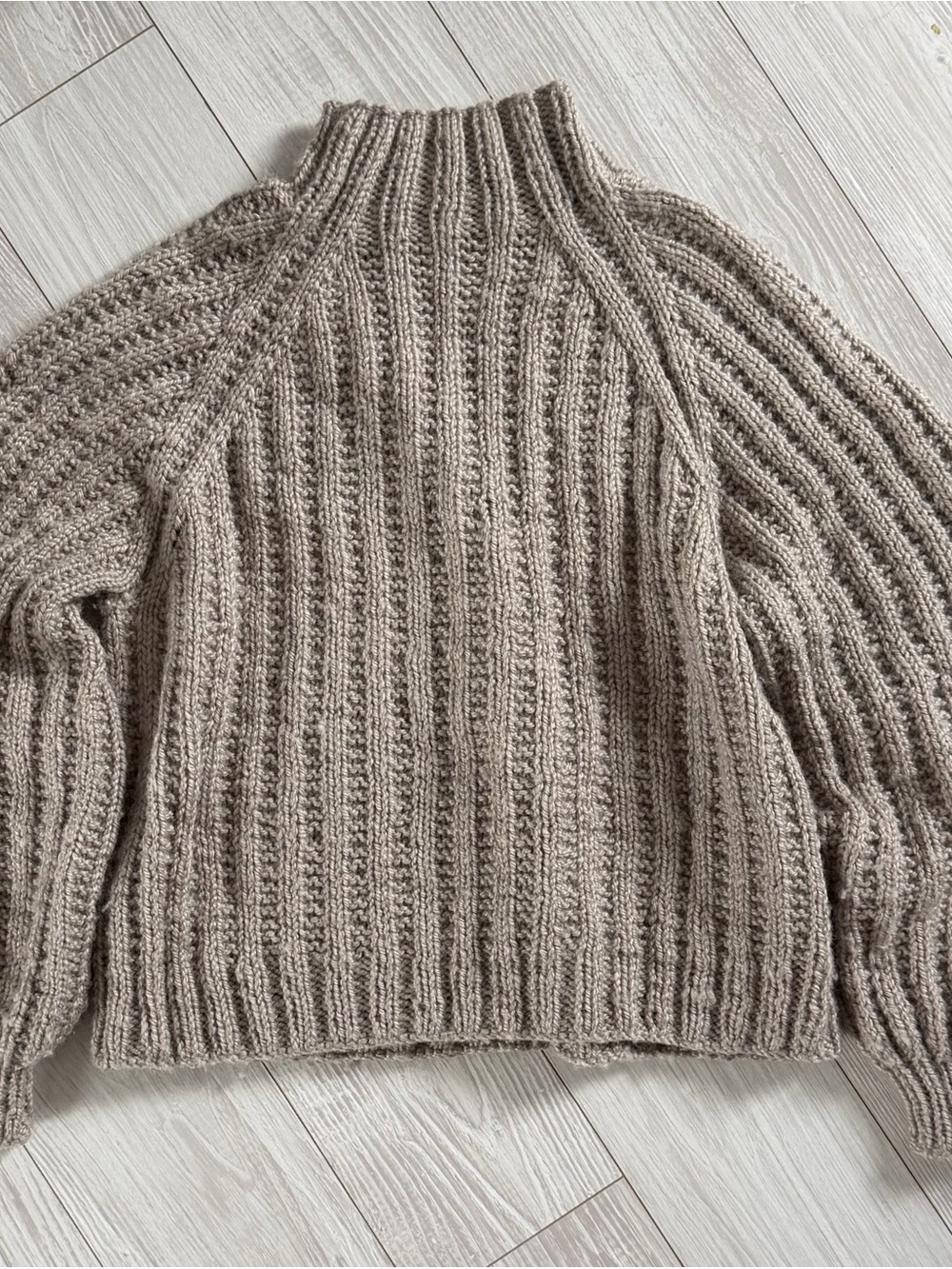 Hand knit sweater - Picture 3 of 3